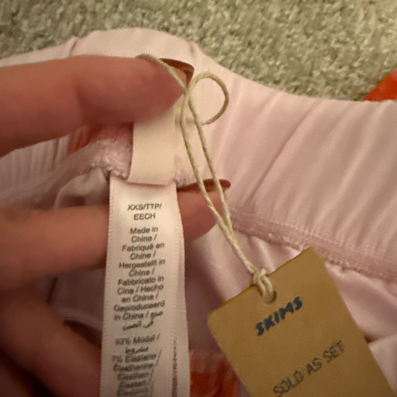 RARE NEW SKIMS SLEEP STRAIGHT LEG PANT IN CHERRY BLOSSOM
LIPSTICK SIZE XXS - Picture 6 of 8